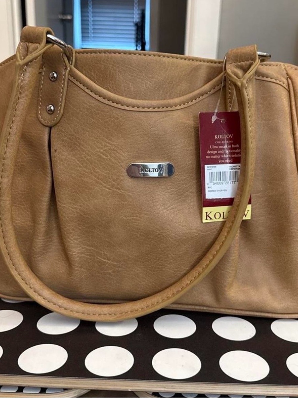 Classic Shoulder Bag in Tan